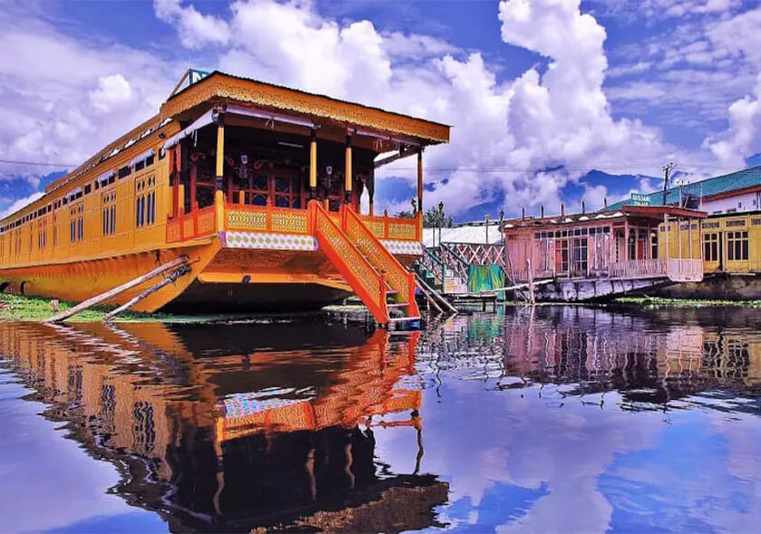 2 Night 3 Days Srinagar Tour Package